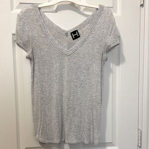 H by bordeaux v-neck tee